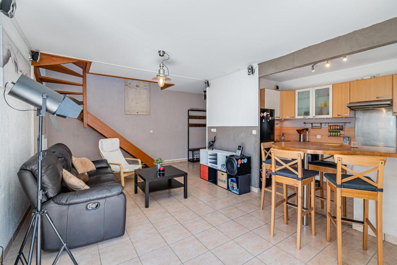La Joliette; Duplex 2 Chambres, Parking Inclus+ Terrasse+ Ascenseur Marseille Bagian luar foto